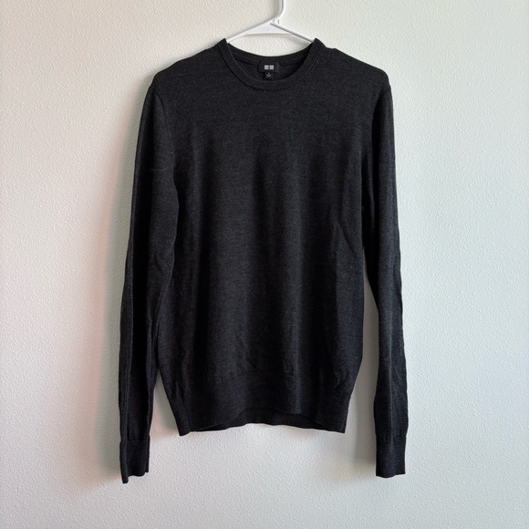 Uniqlo Men's 100% Wool Sweater, Set of 2, Small - Picture 2 of 10